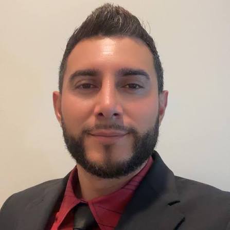 Efren Monroy, instructor de la clase de roofing en español
